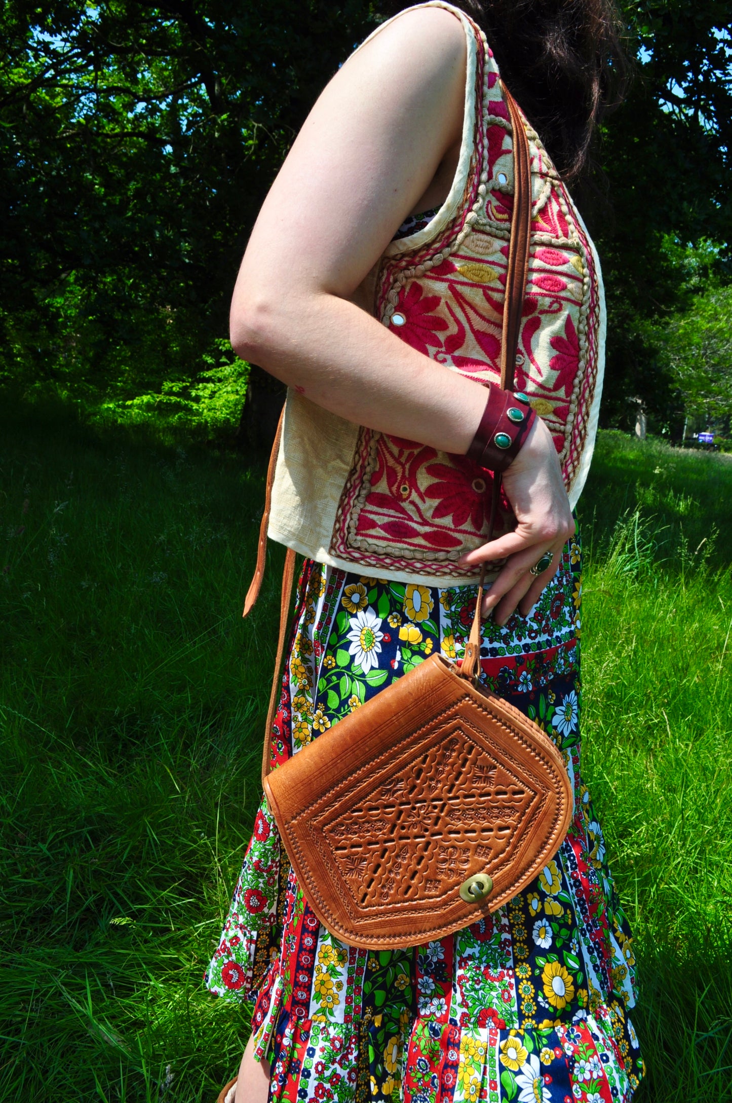 Vintage 70s Tan Leather Tooled Bag
