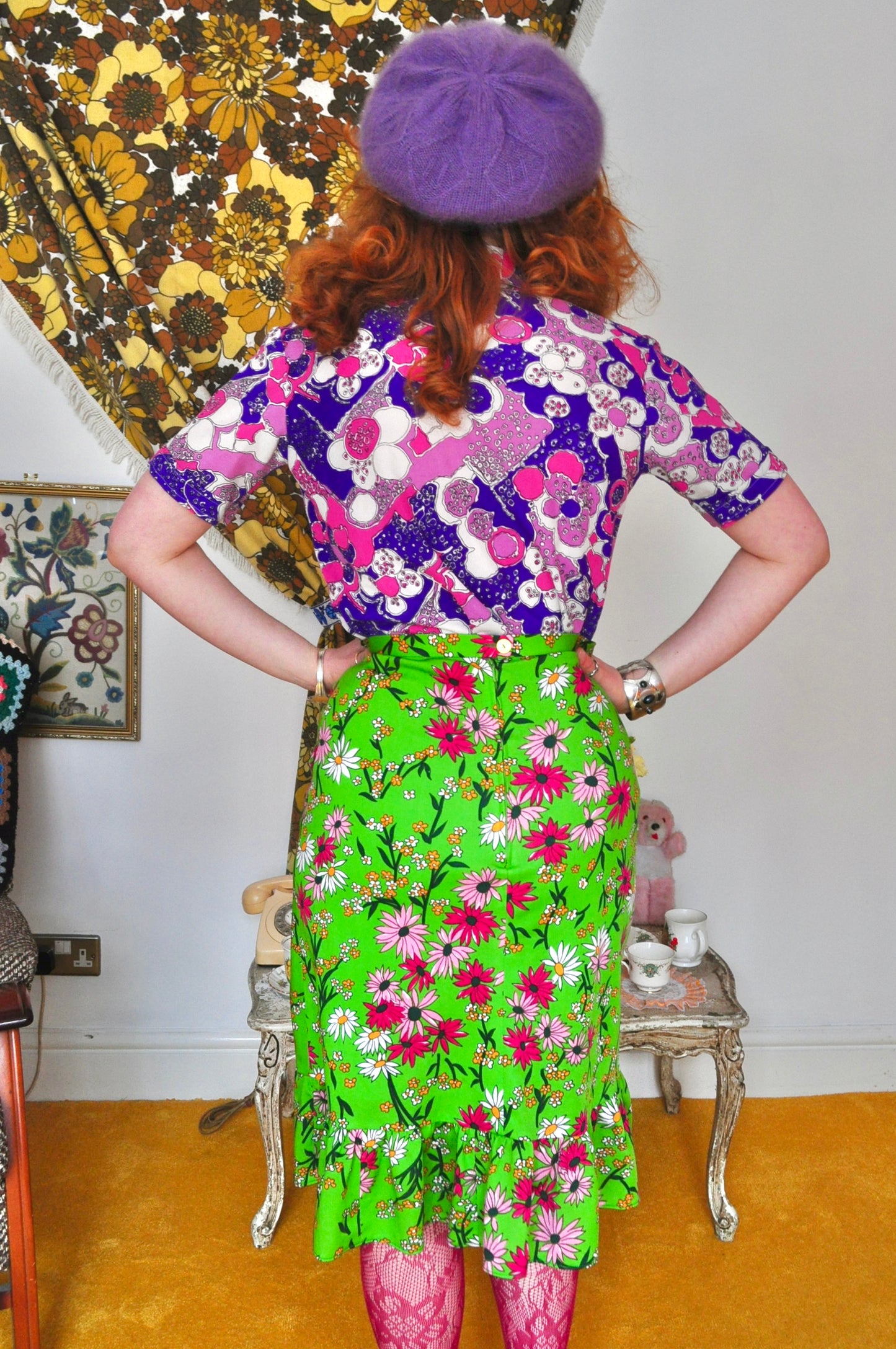 Vintage 70s Green Floral Knee Skirt