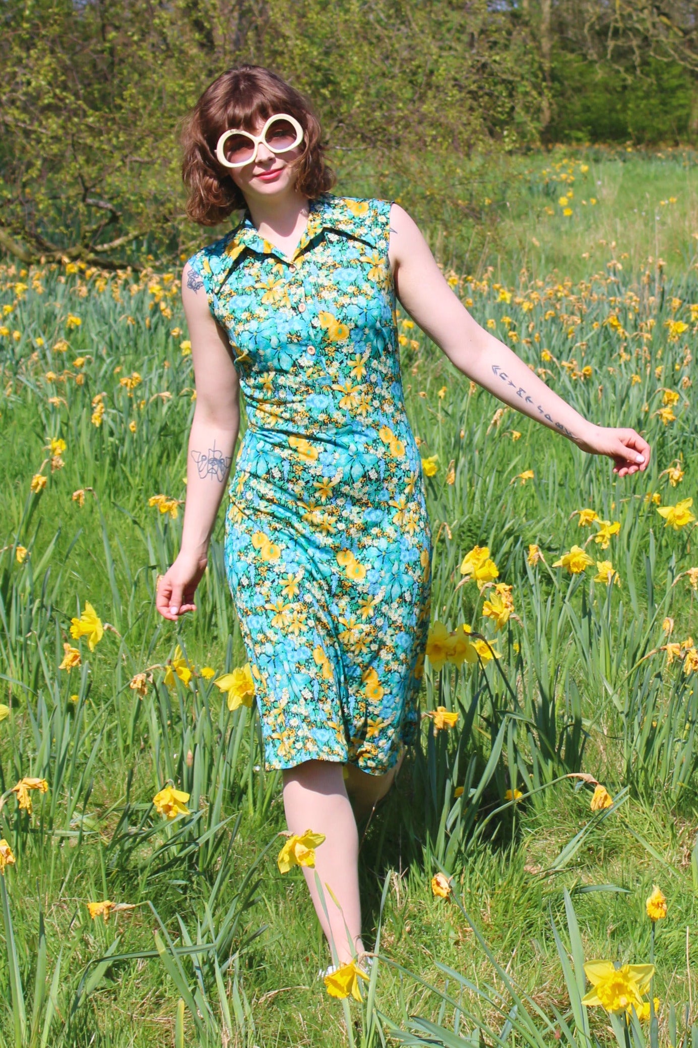 Vintage 70s Blue and Green Floral Collared Dress