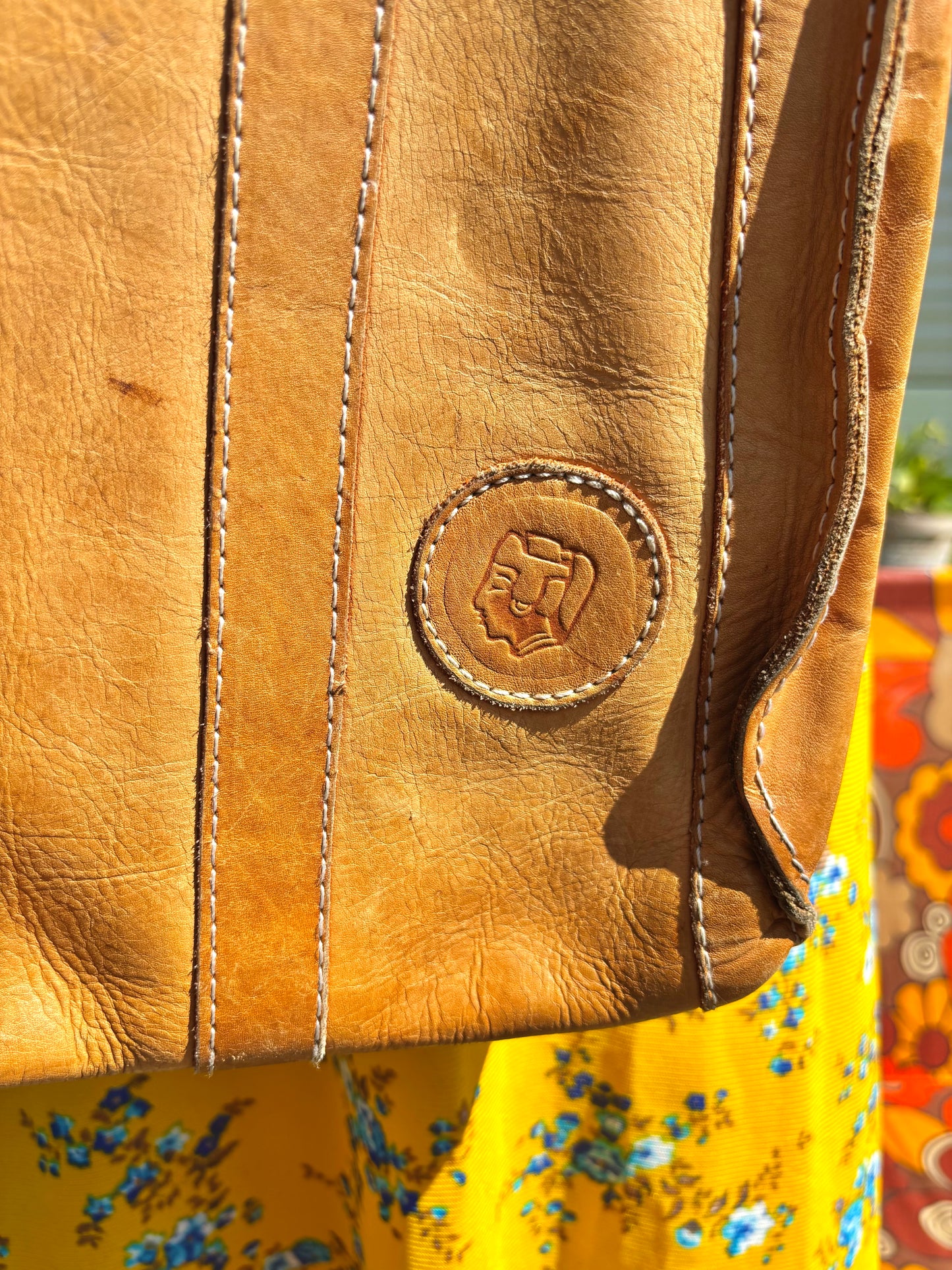 Vintage 70s Tan Leather Shoulder Bag