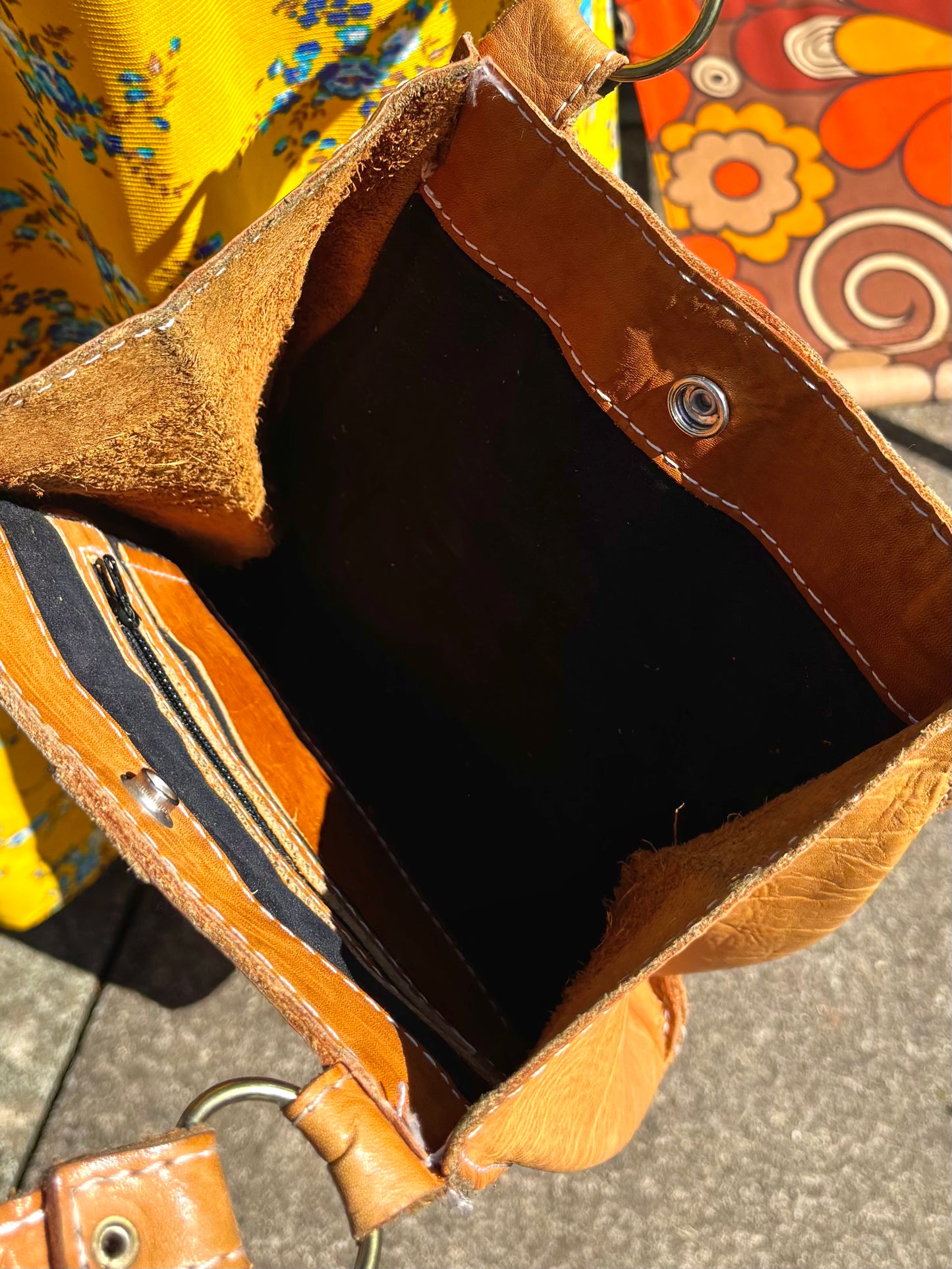 Vintage 70s Tan Leather Shoulder Bag