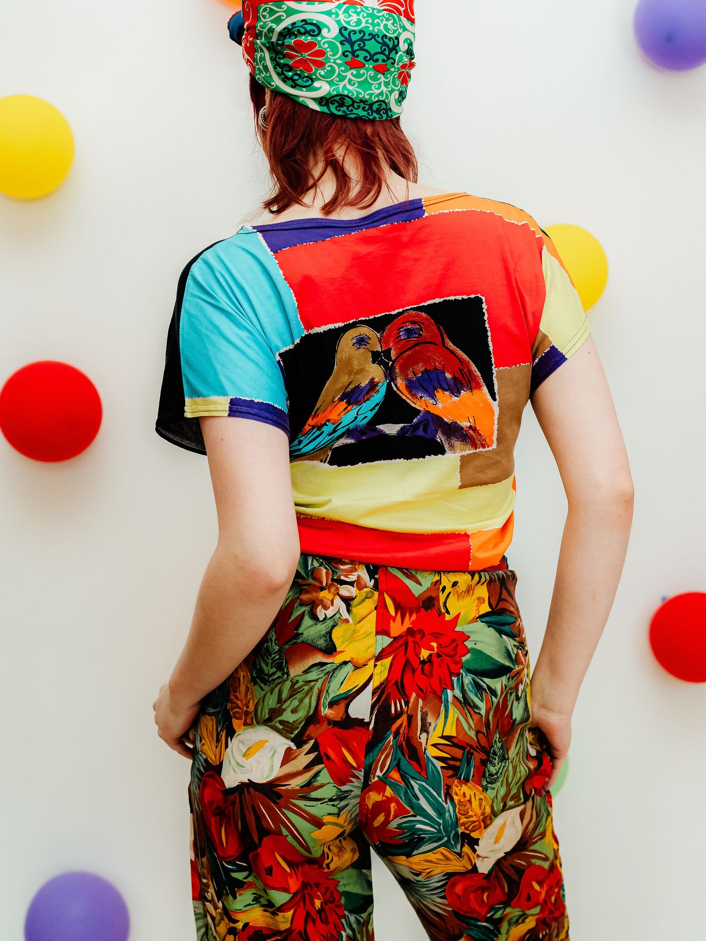 Vintage 70s 80s Abstract Novelty T-Shirt