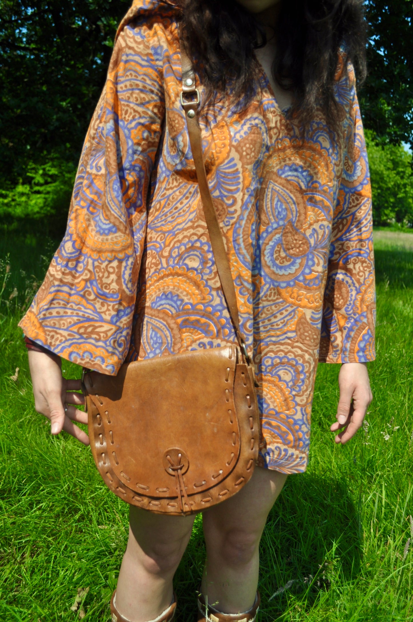 Vintage 70s Tan Leather Crossbody Bag