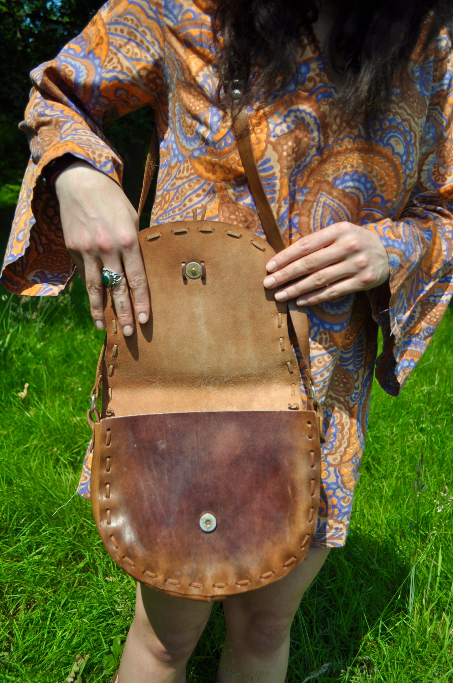 Vintage 70s Tan Leather Crossbody Bag