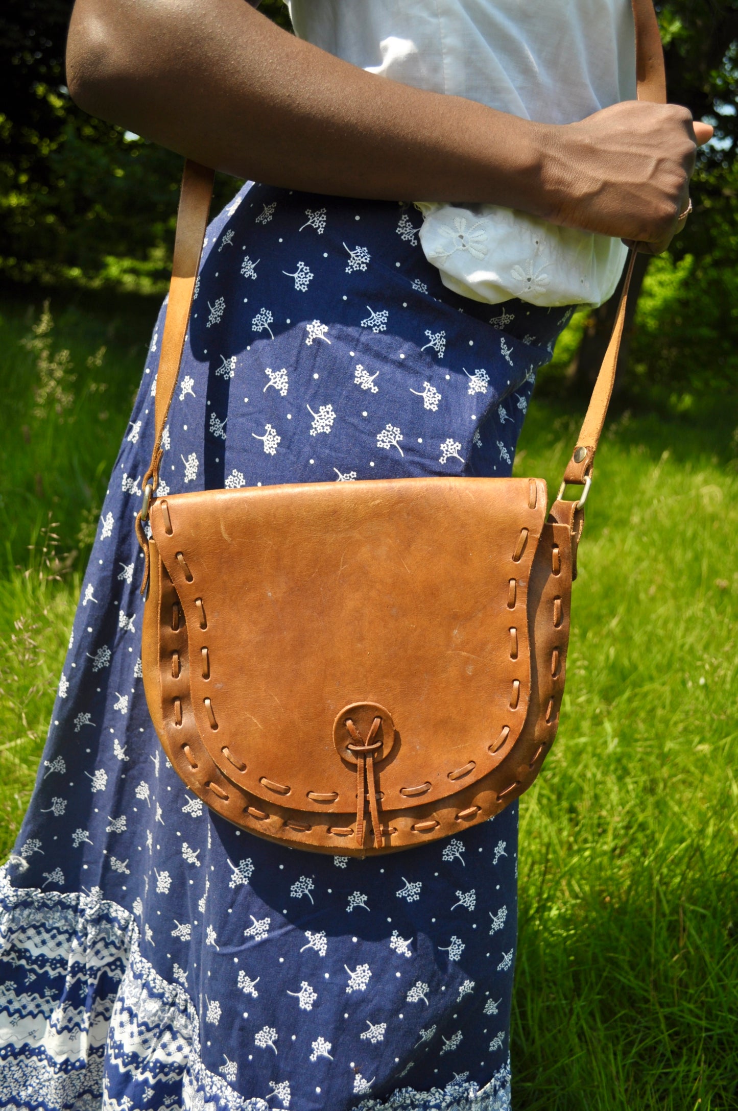 Vintage 70s Tan Leather Crossbody Bag