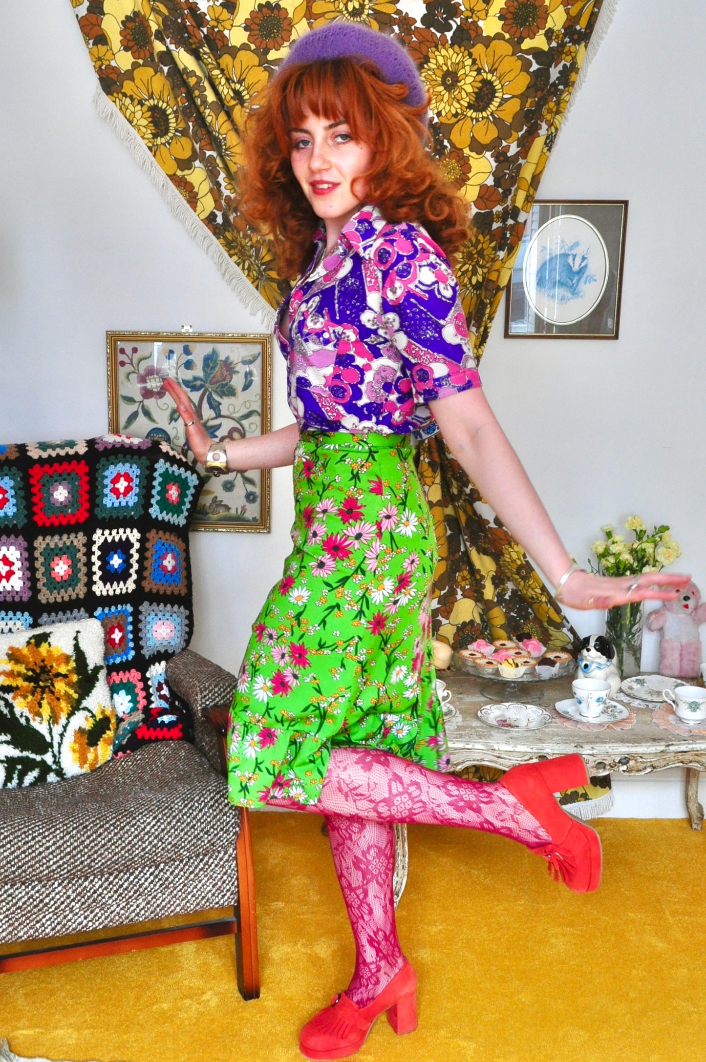 Vintage 70s Green Floral Knee Skirt