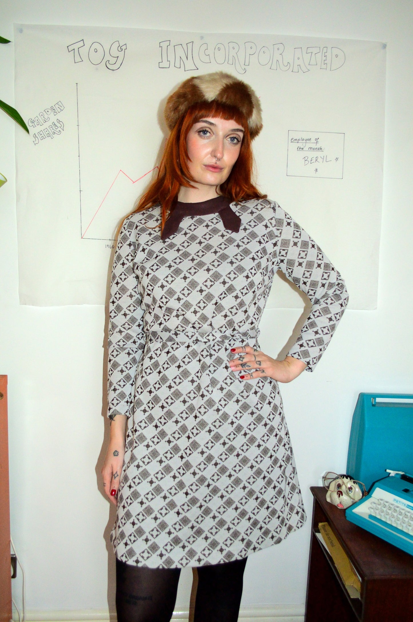 Vintage 70s Brown and Grey Print Knee Dress