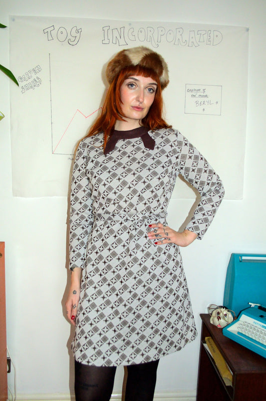Vintage 70s Brown and Grey Print Knee Dress