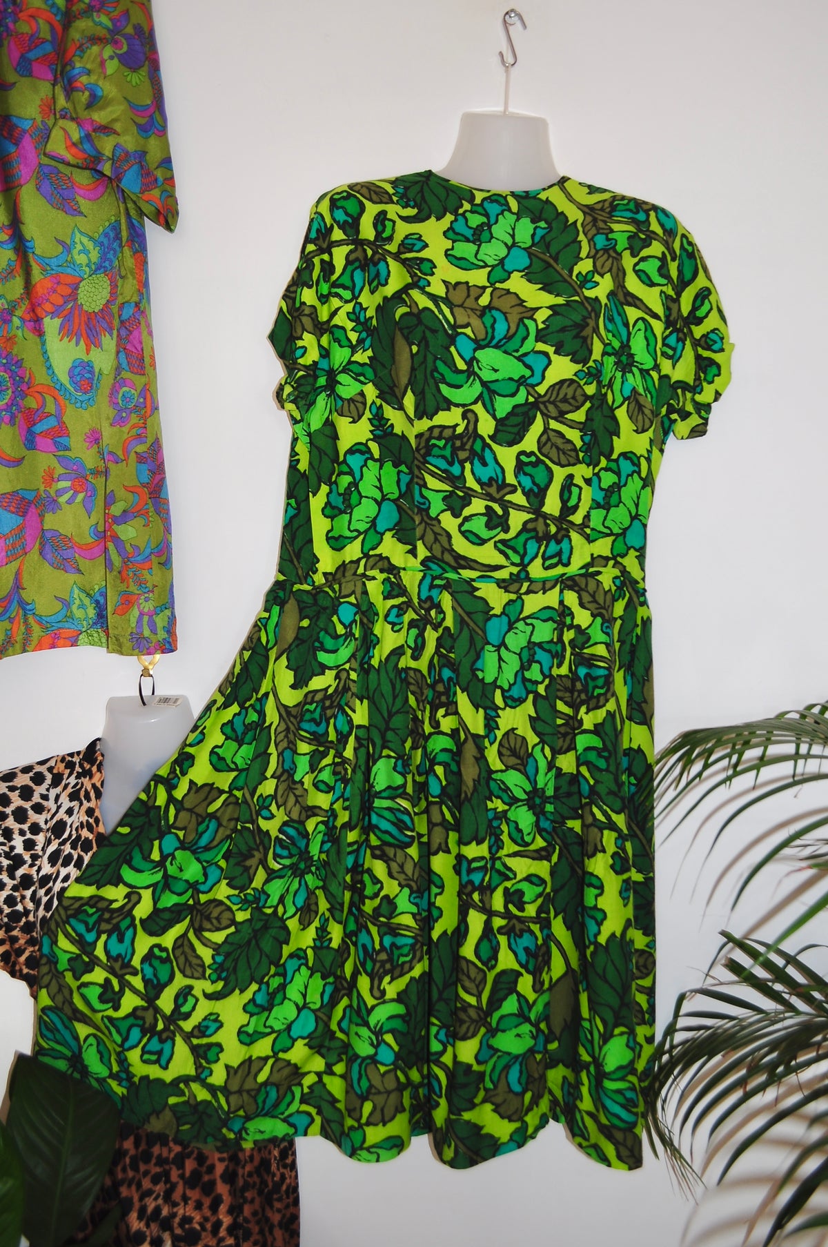 Vintage Rare 60s Green Leaf Print Fit and Flare Dress