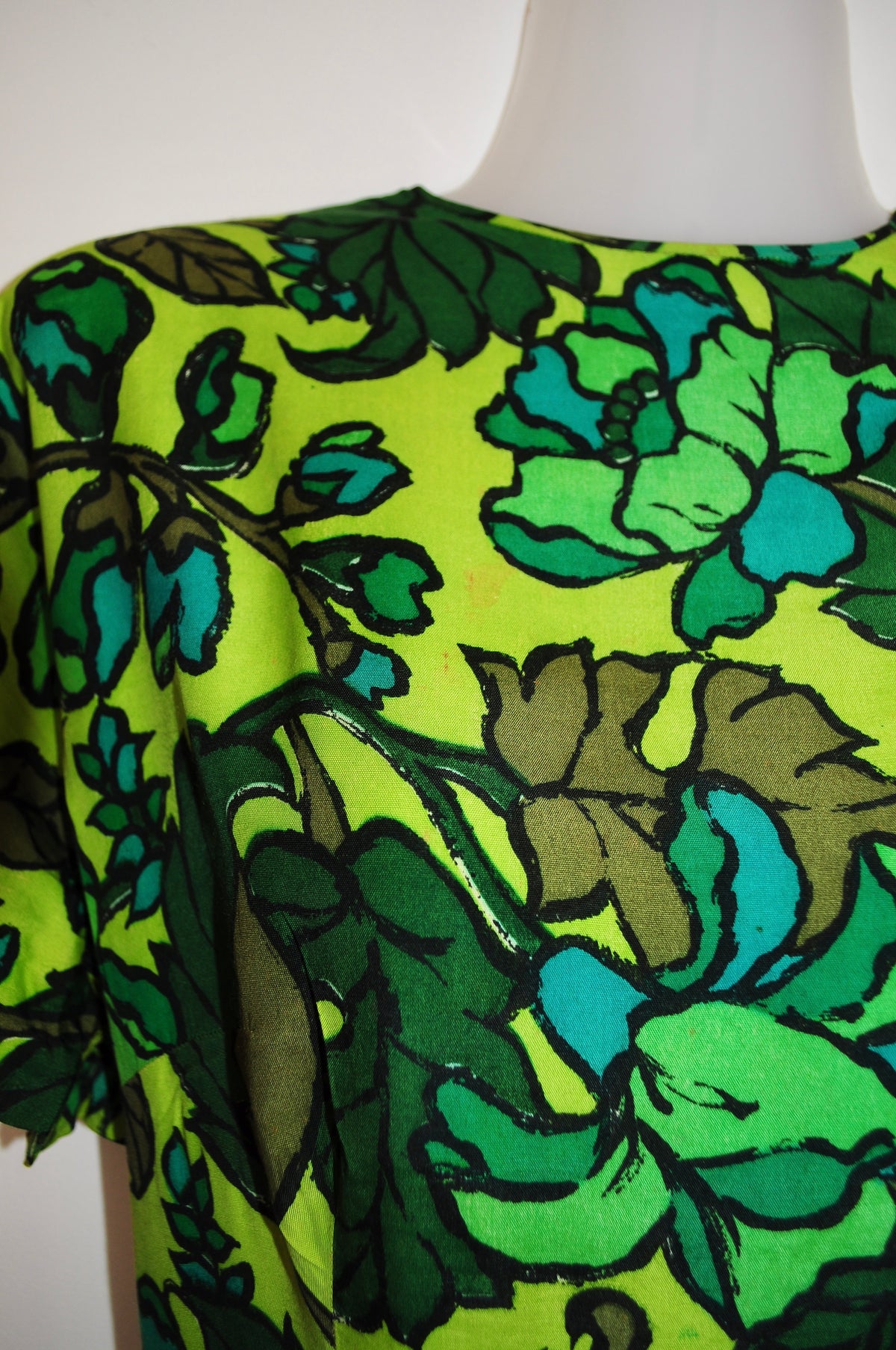 Vintage Rare 60s Green Leaf Print Fit and Flare Dress