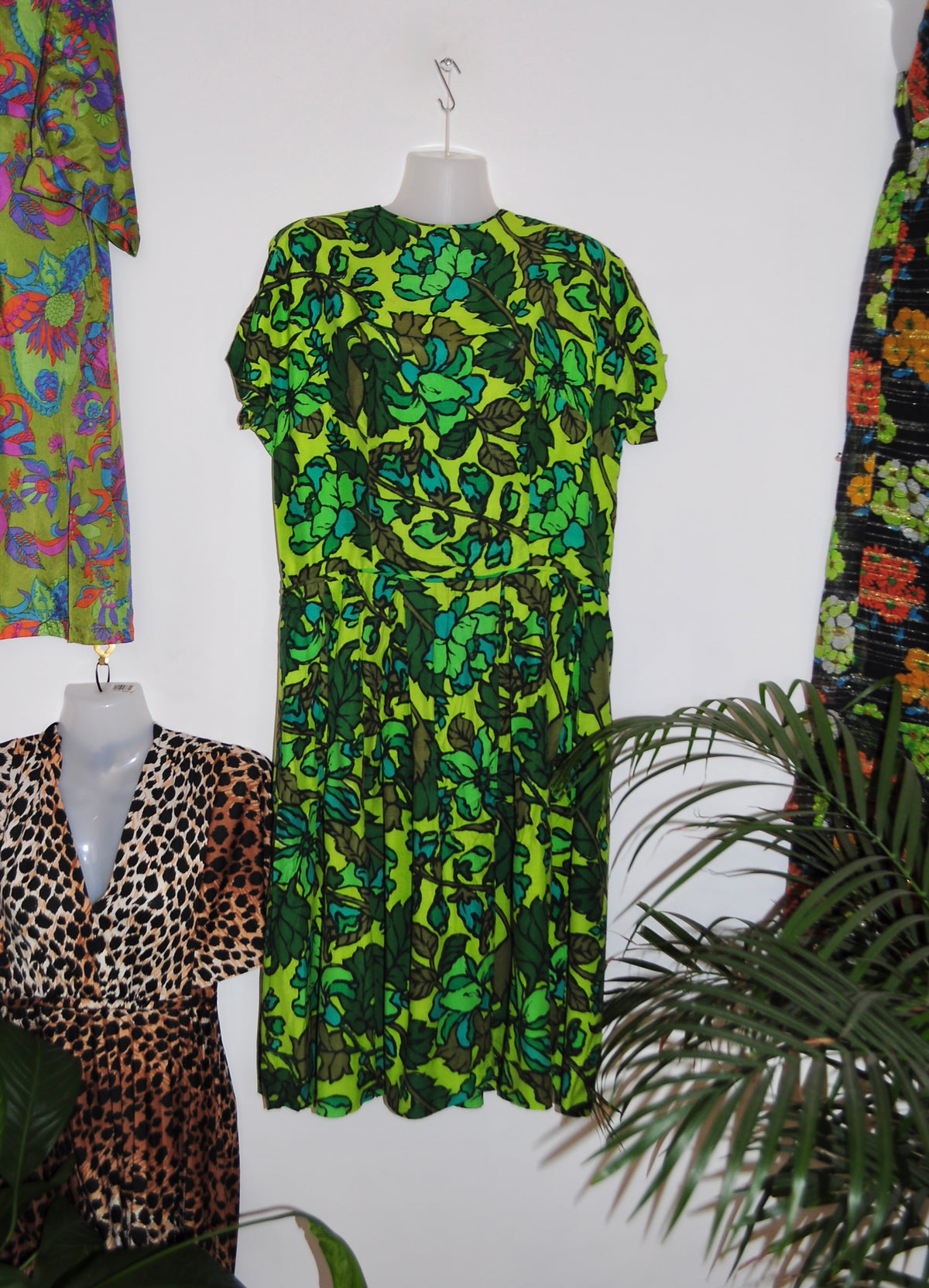 Vintage Rare 60s Green Leaf Print Fit and Flare Dress