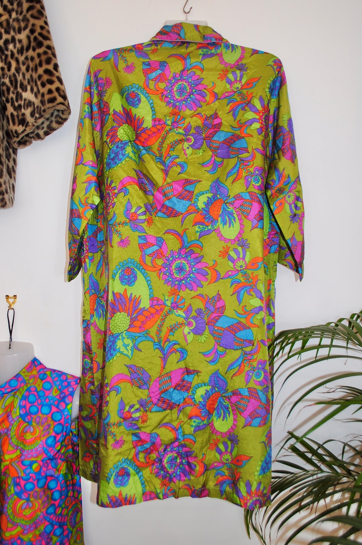 Vintage 60s Green Psychedelic Print House Coat Dress