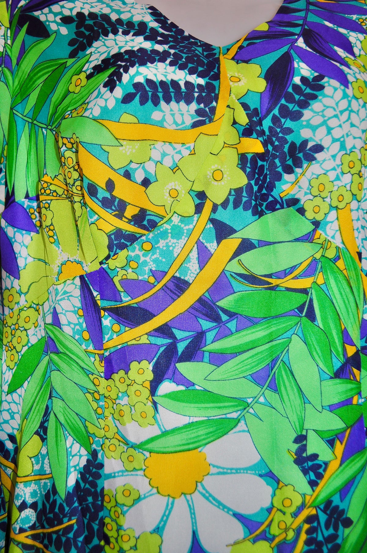 Vintage 70s Green Leaf Print Maxi Dress
