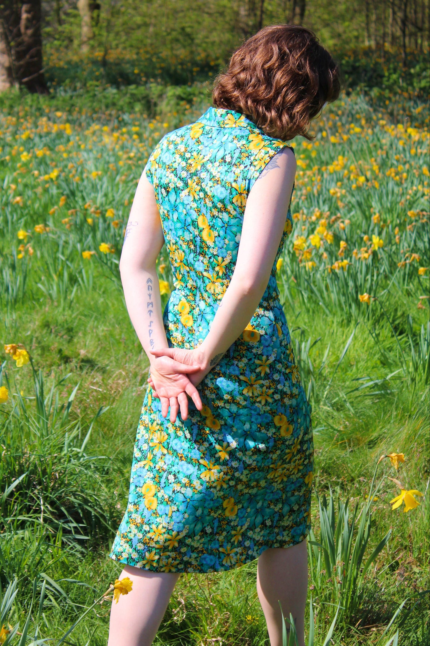 Vintage 70s Blue and Green Floral Collared Dress