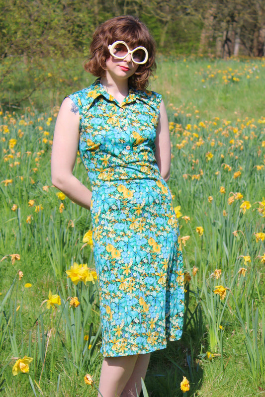 Vintage 70s Blue and Green Floral Collared Dress