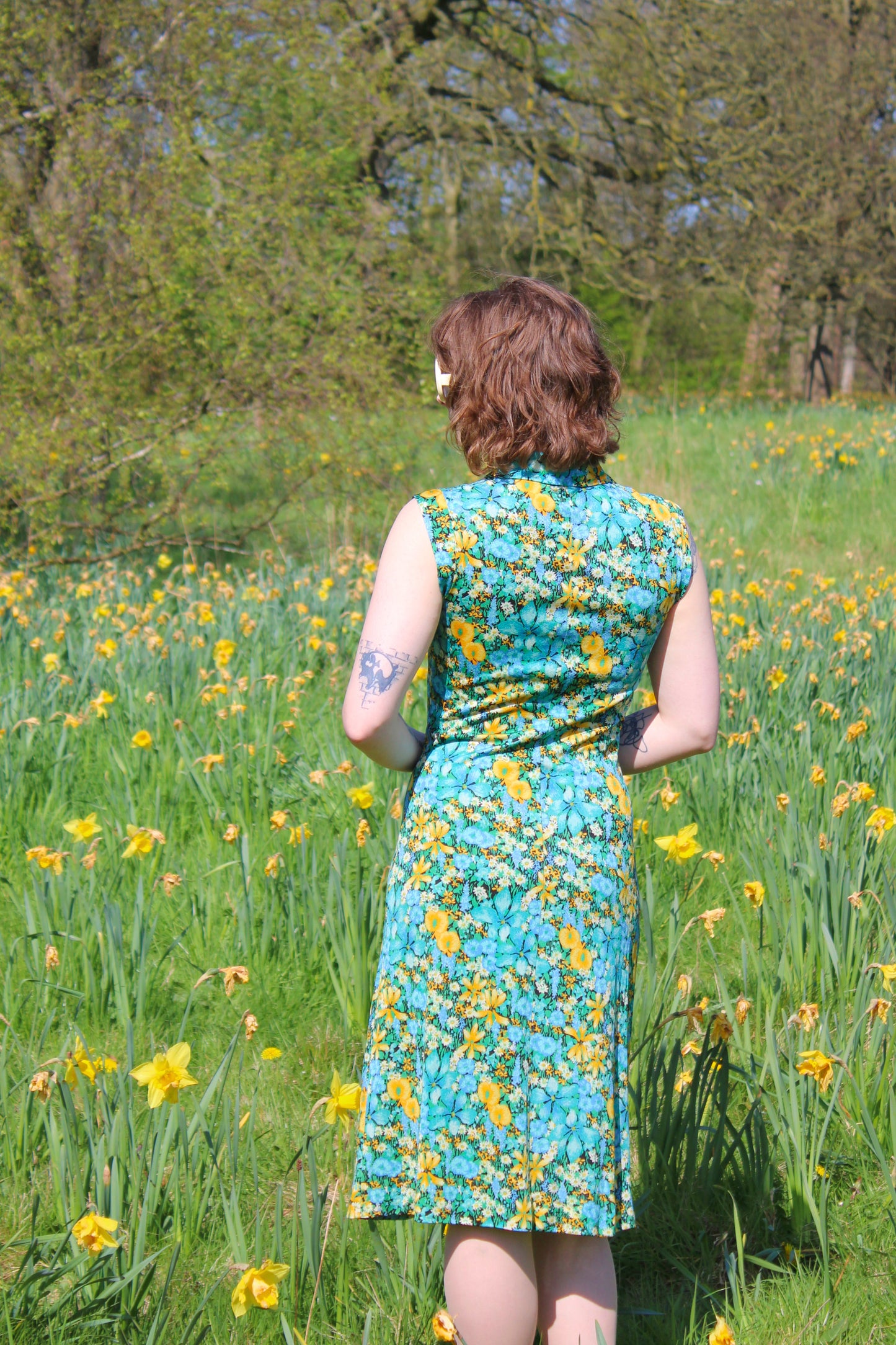 Vintage 70s Blue and Green Floral Collared Dress
