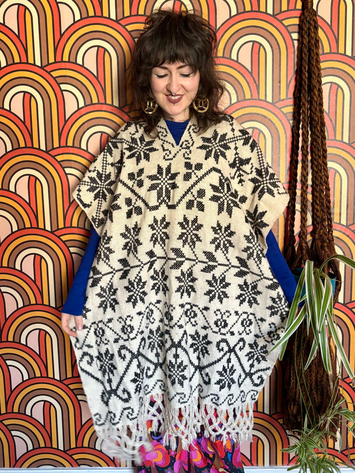 Vintage 60s Cream Embroidered Poncho